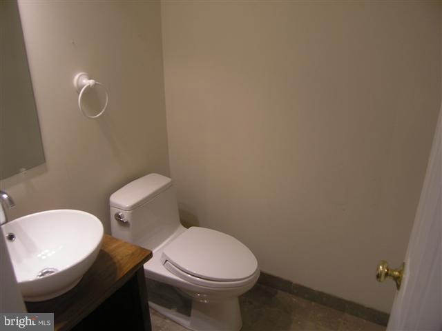 9829 Natick Road Burke, VA 22015 - Photo 5 of 18 Main Level Half Bath