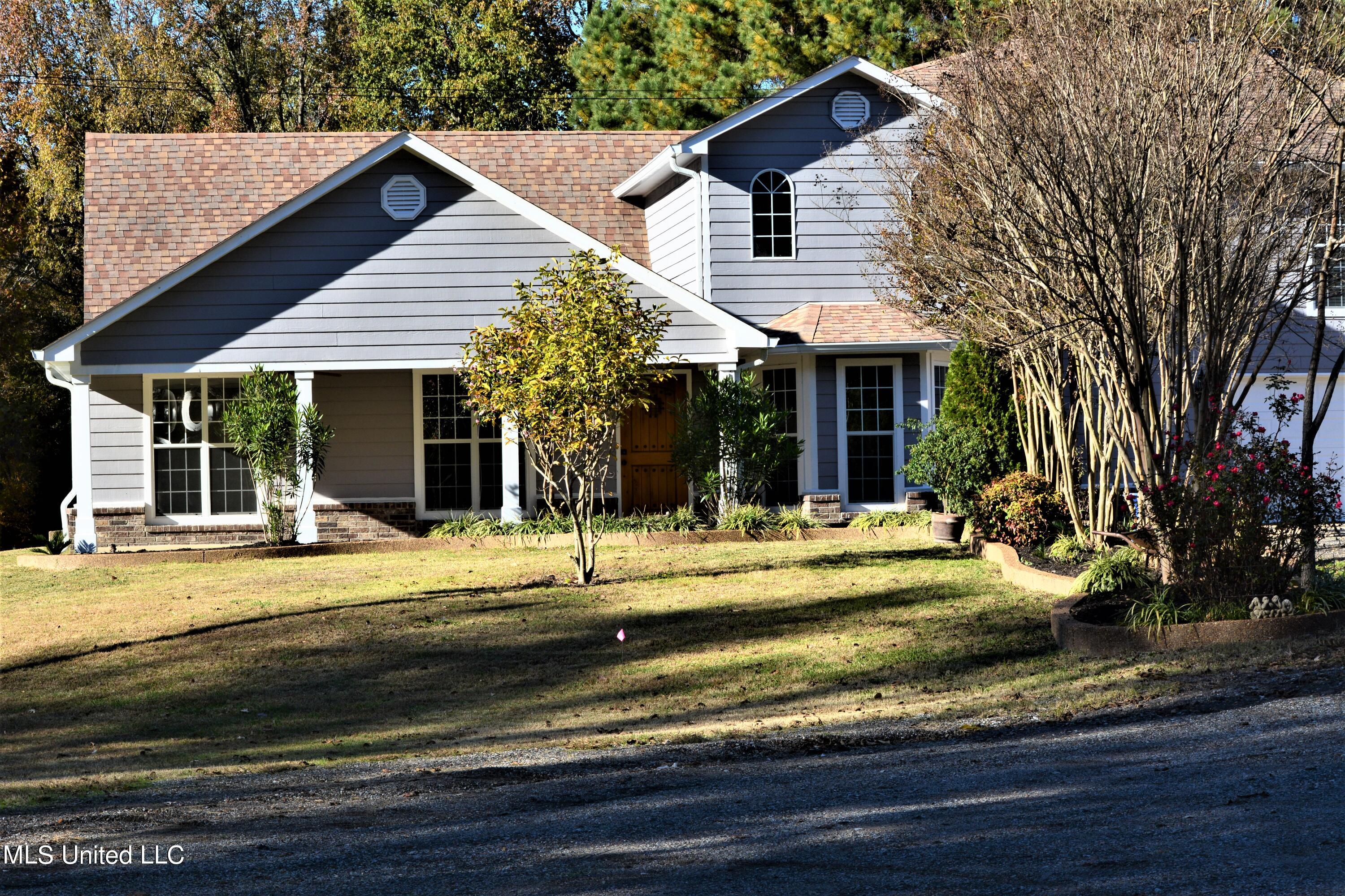 1925 Gwynn Road Nesbit, MS 38651 - Photo 1 of 33 Front of Home