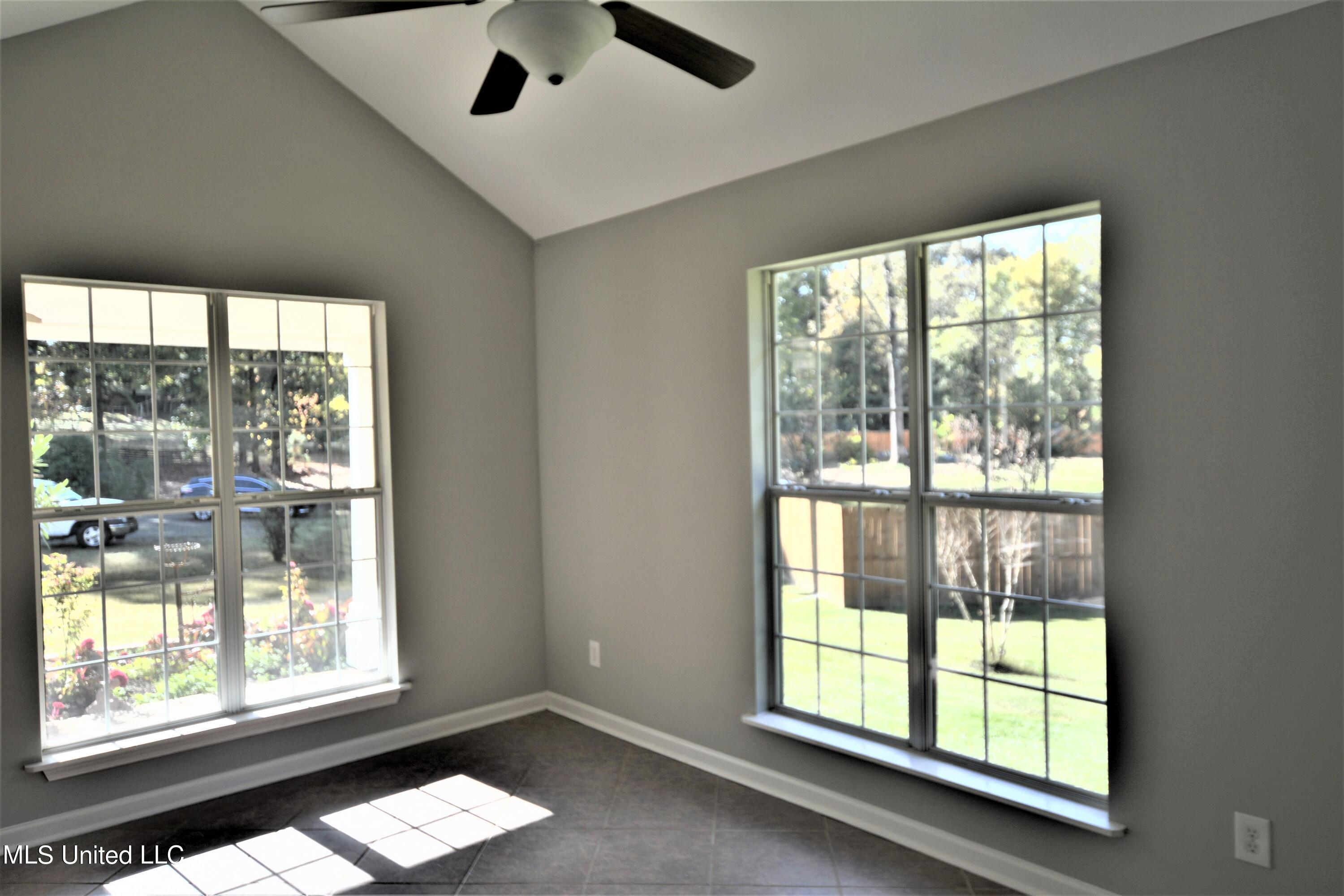1925 Gwynn Road Nesbit, MS 38651 - Photo 5 of 33 Office
