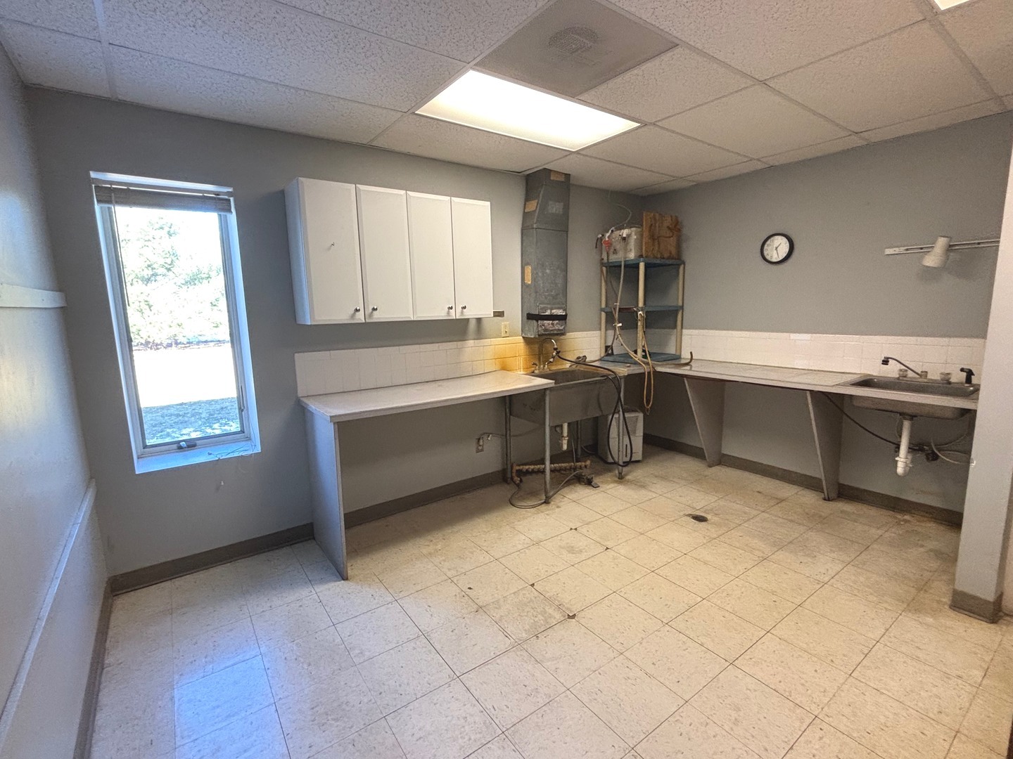 2106 County Road 1000 East Champaign, IL 61822 - Photo 21 of 26 a room with furniture and window