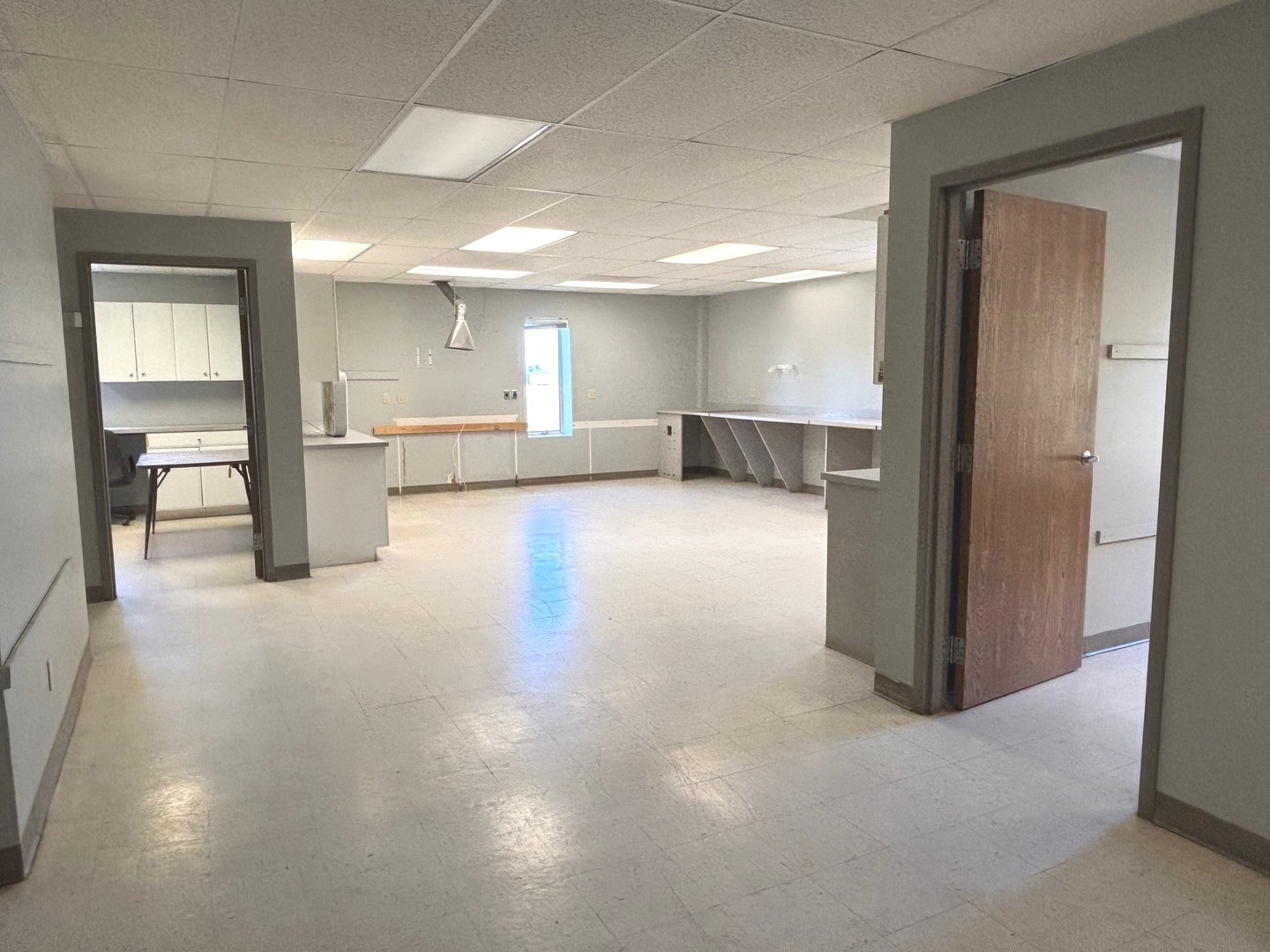 2106 County Road 1000 East Champaign, IL 61822 - Photo 22 of 26 a view of a livingroom with a furniture and window