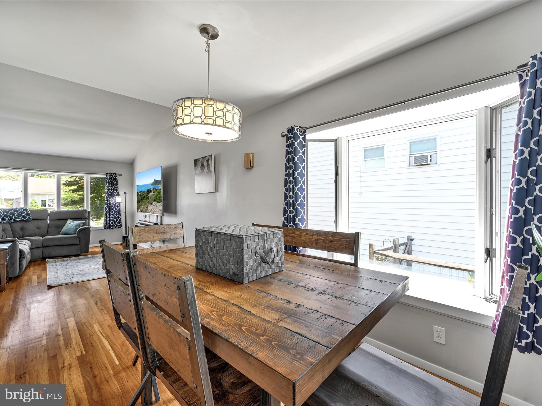 1823 Stonington Road Bethlehem, PA 18018 - Photo 11 of 35 Dining Room