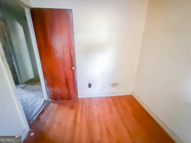 a view of empty room with window