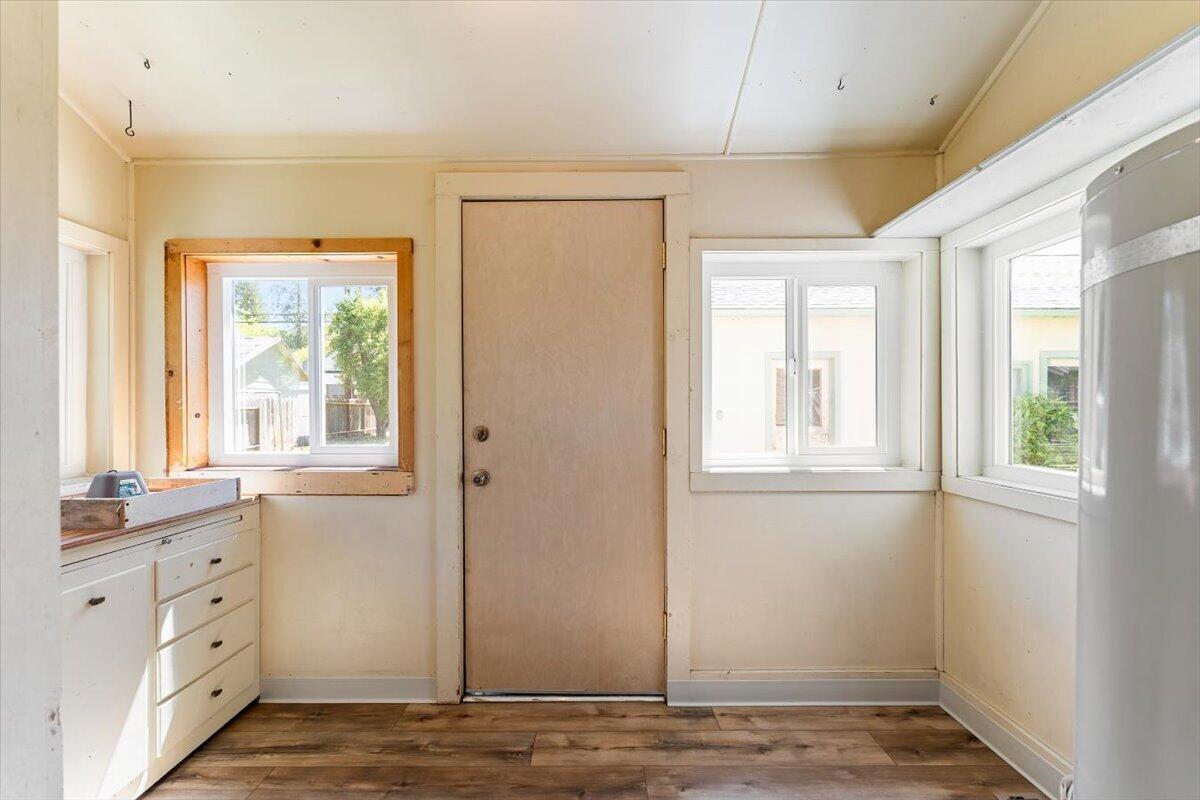 545 Main Street Weed, CA 96094 - Photo 9 of 20 23-545 Main St 23