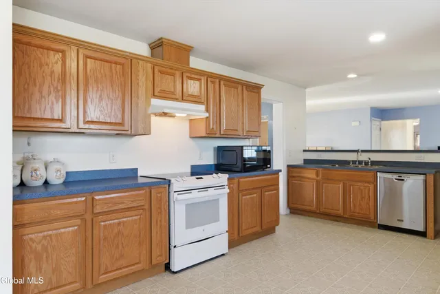 $679,900 | 83 Mott Road, Moreau, NY 12831