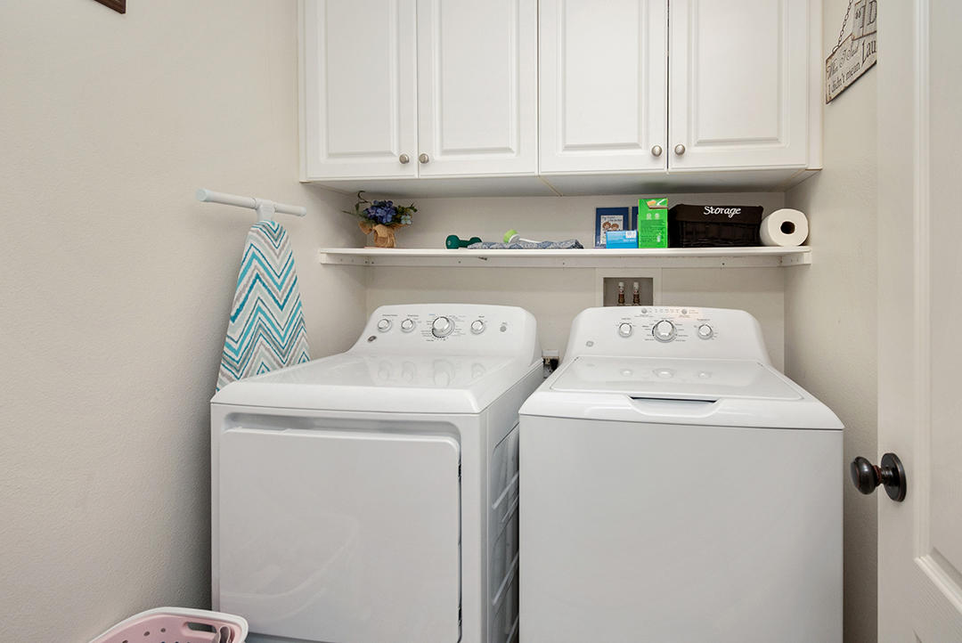 28938 Mirada Circulo Valencia, CA 91354 - Photo 42 of 56 a utility room with dryer and washer