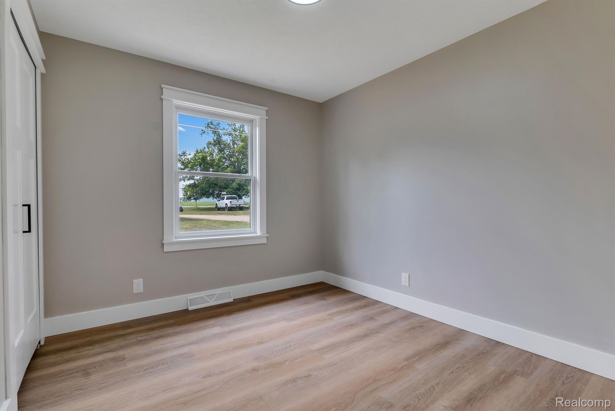 12500 Silver Lake Road Byron, MI 48418 - Photo 15 of 33 Gallery Image 15