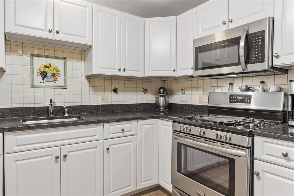 241 Bridle Cross Road, Unit 241 Fitchburg, MA 01420 - Photo 5 of 42