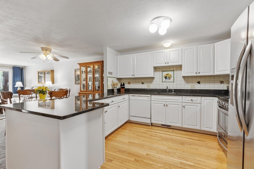 241 Bridle Cross Road, Unit 241 Fitchburg, MA 01420 - Photo 6 of 42