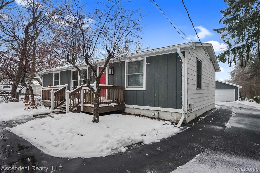 2789 Hickory Lawn Road Rochester Hills, MI 48307 - Photo 2 of 24