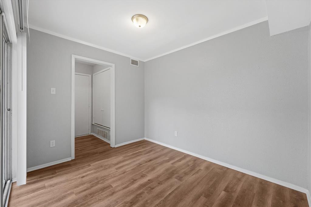 4005 Ridgebrook Drive Arlington, TX 76015 - Photo 10 of 18 Additional bonus area off of the kitchen that leads to a spacious courtyard