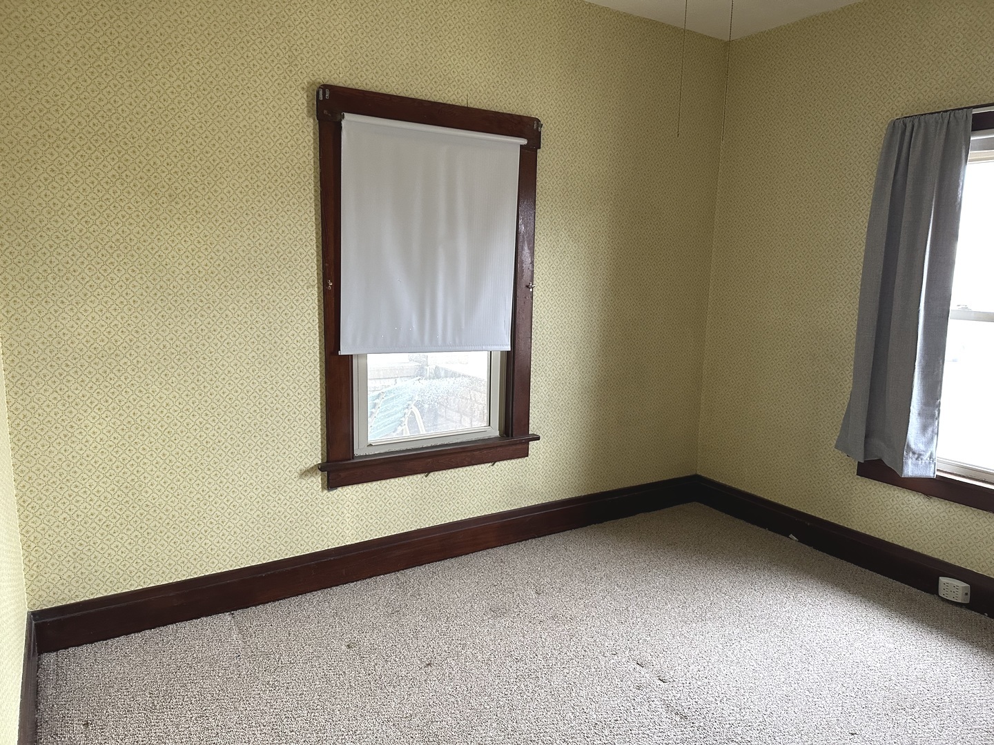 303 South Pleasant Street Princeton, IL 61356 - Photo 17 of 20 a view of a window in an empty room