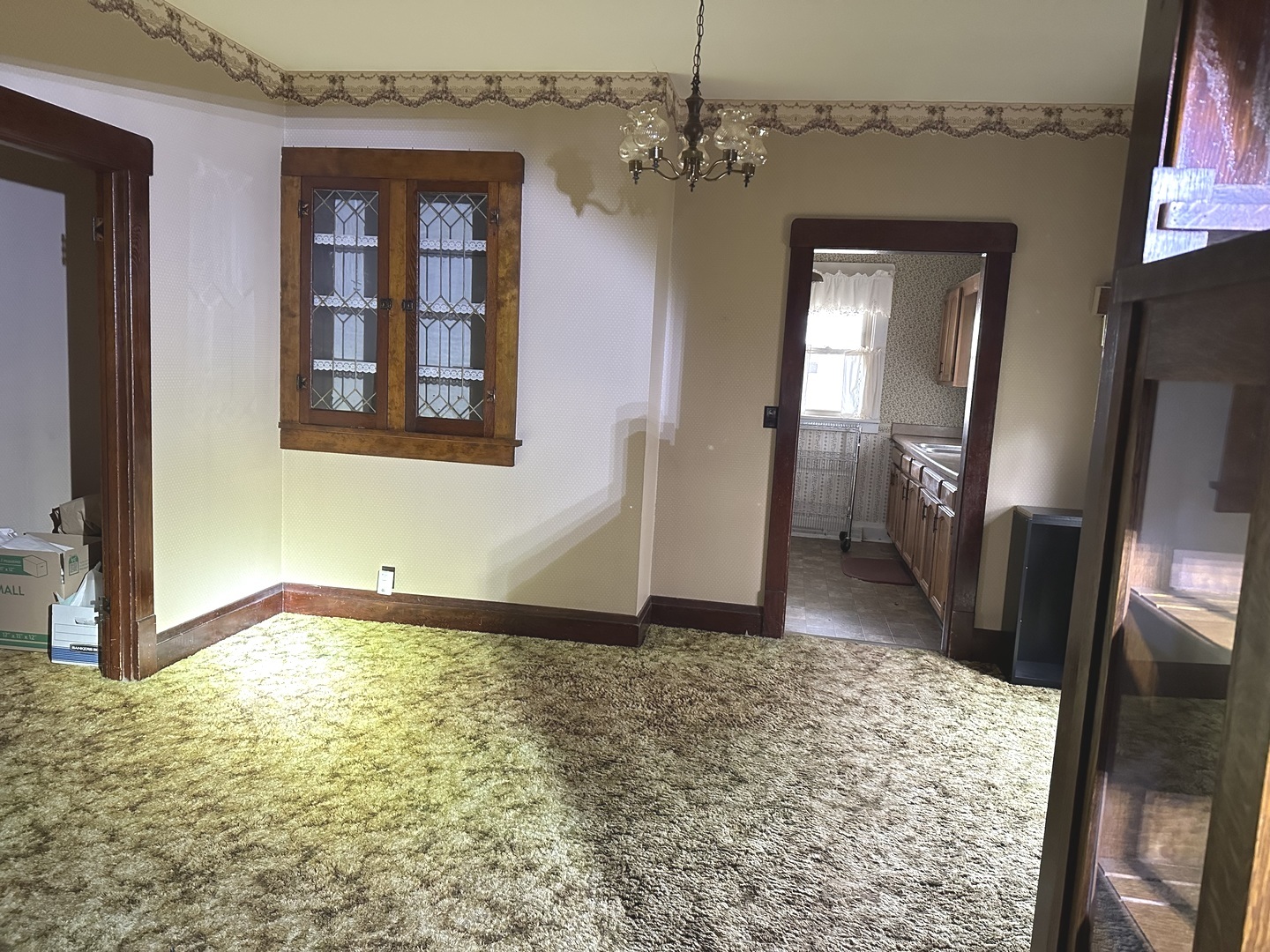 303 South Pleasant Street Princeton, IL 61356 - Photo 9 of 20 a view of an empty room and a bathroom