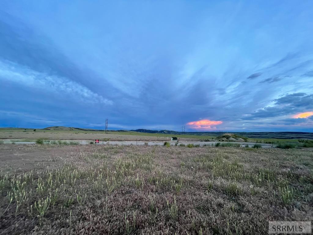 4631 East Cast Iron Road Idaho Falls, ID 83406 - Photo 2 of 18