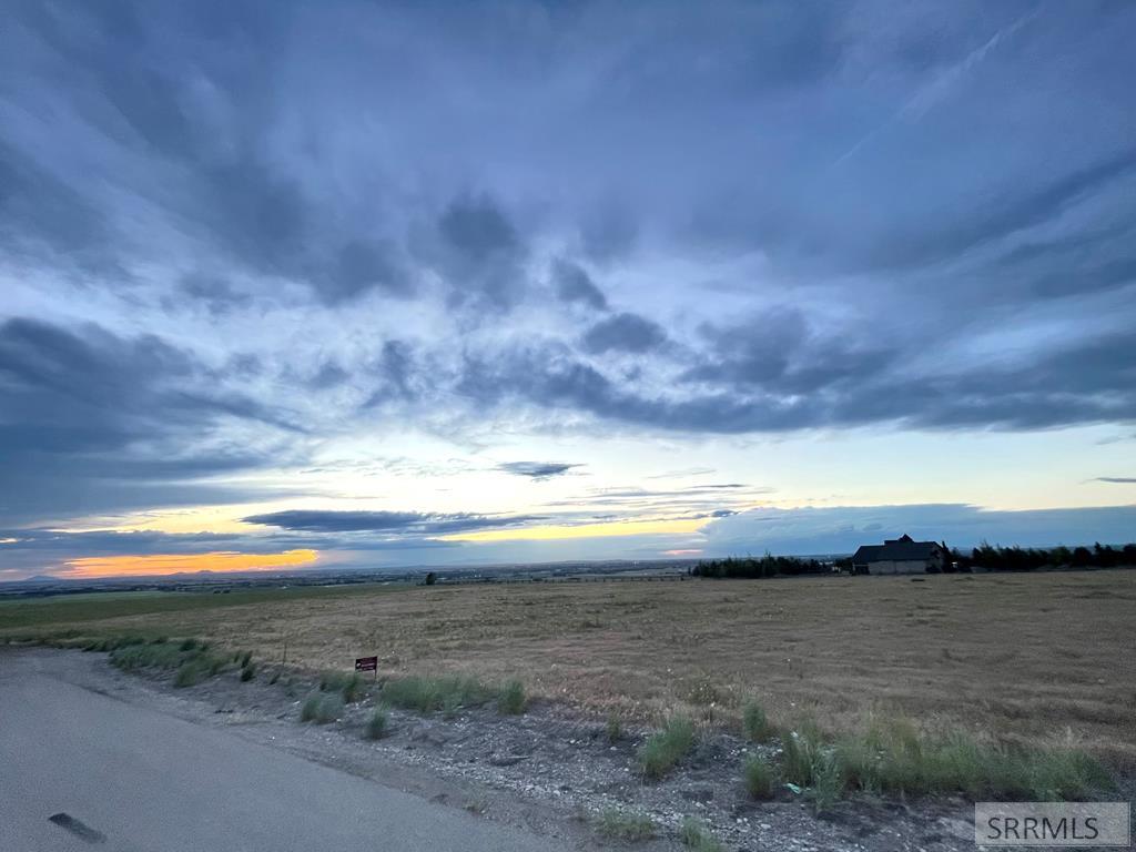 4631 East Cast Iron Road Idaho Falls, ID 83406 - Photo 3 of 18