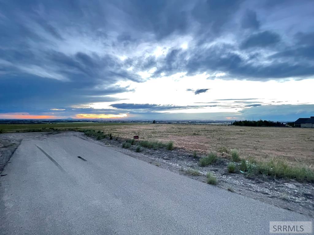 4631 East Cast Iron Road Idaho Falls, ID 83406 - Photo 5 of 18