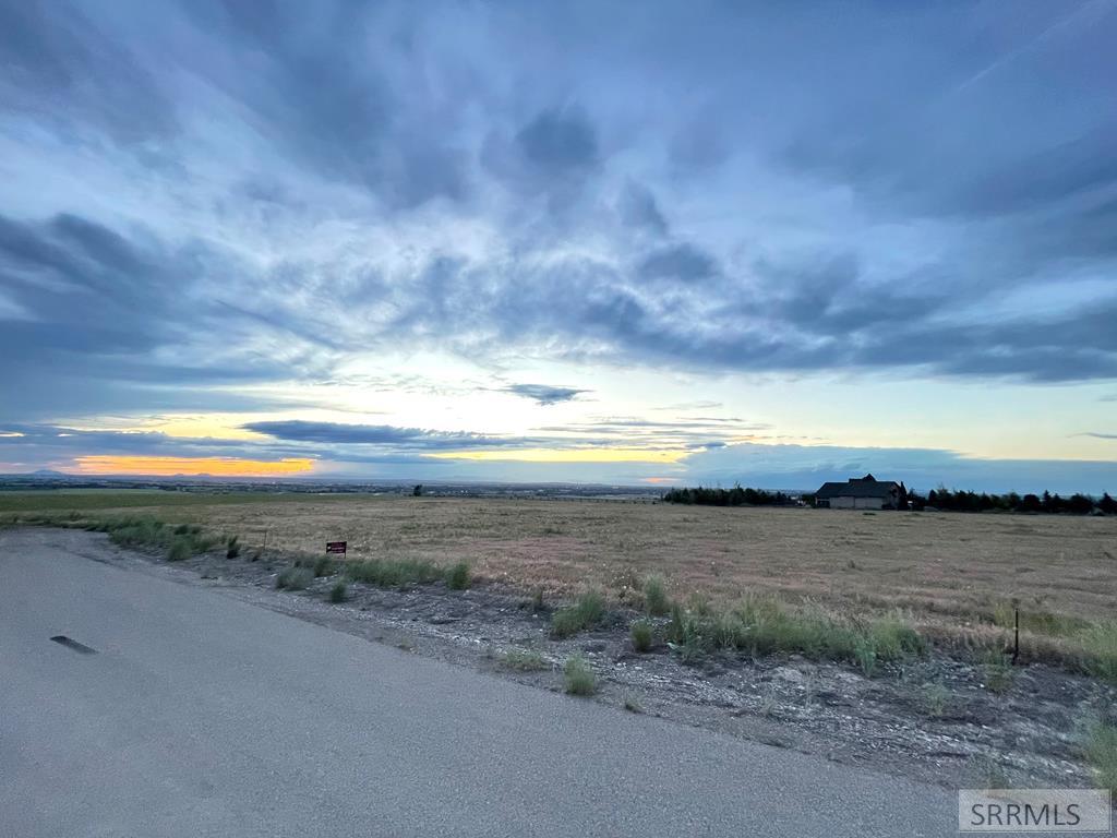 4631 East Cast Iron Road Idaho Falls, ID 83406 - Photo 7 of 18