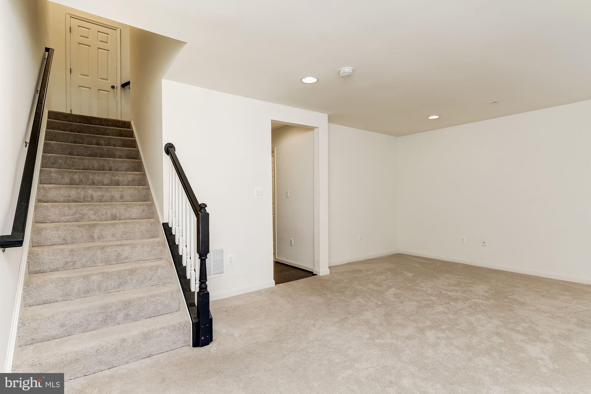 5433 Old Frederick Road Baltimore, MD 21229 - Photo 3 of 29 Family Room
