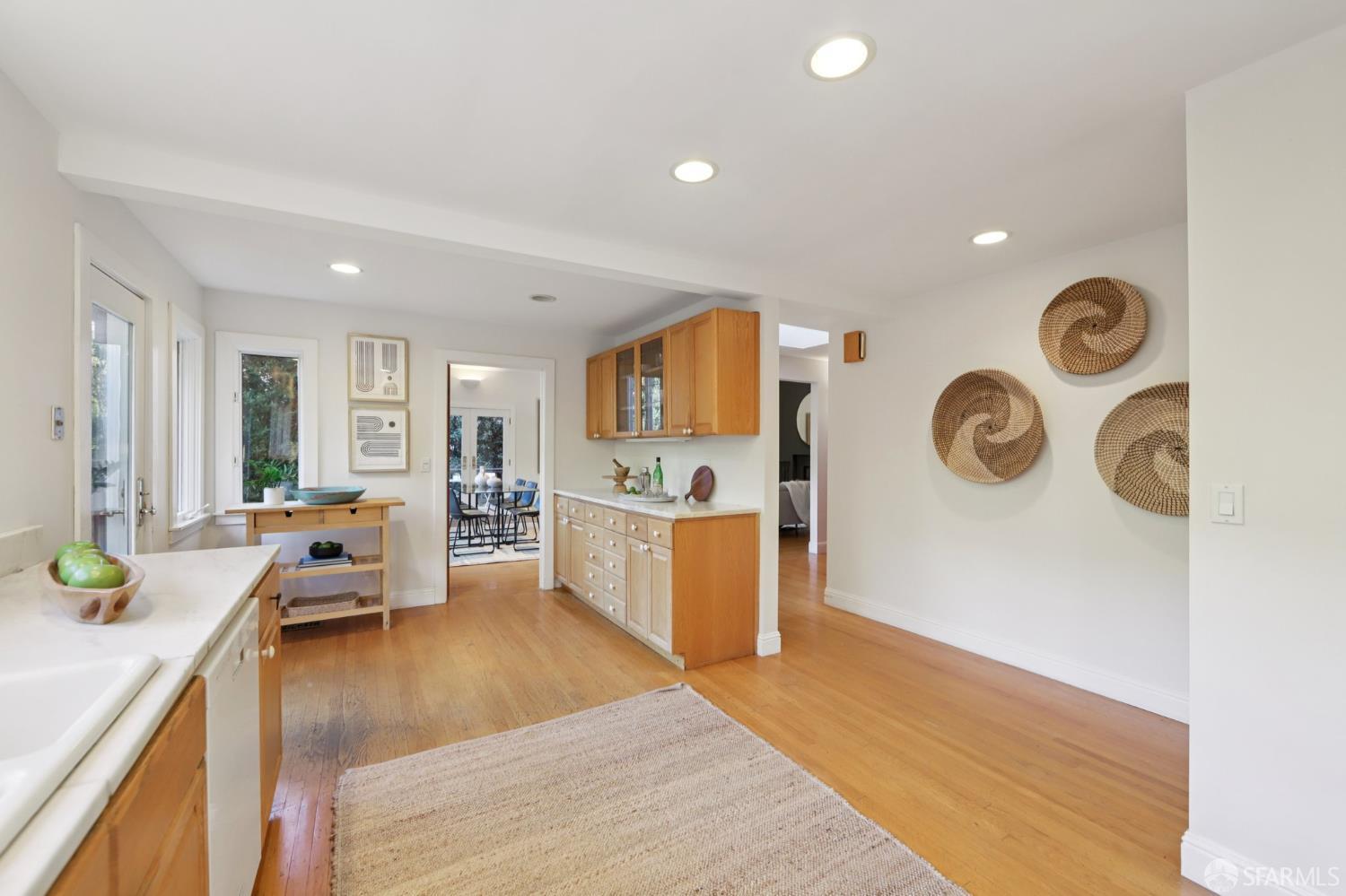 6891 Pinehaven Road Oakland, CA 94611 - Photo 12 of 65