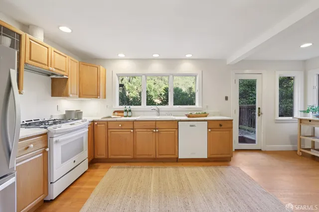 $1,095,000 | 6891 Pinehaven Road, Oakland, CA 94611