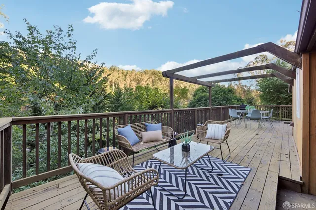 $1,095,000 | 6891 Pinehaven Road, Oakland, CA 94611