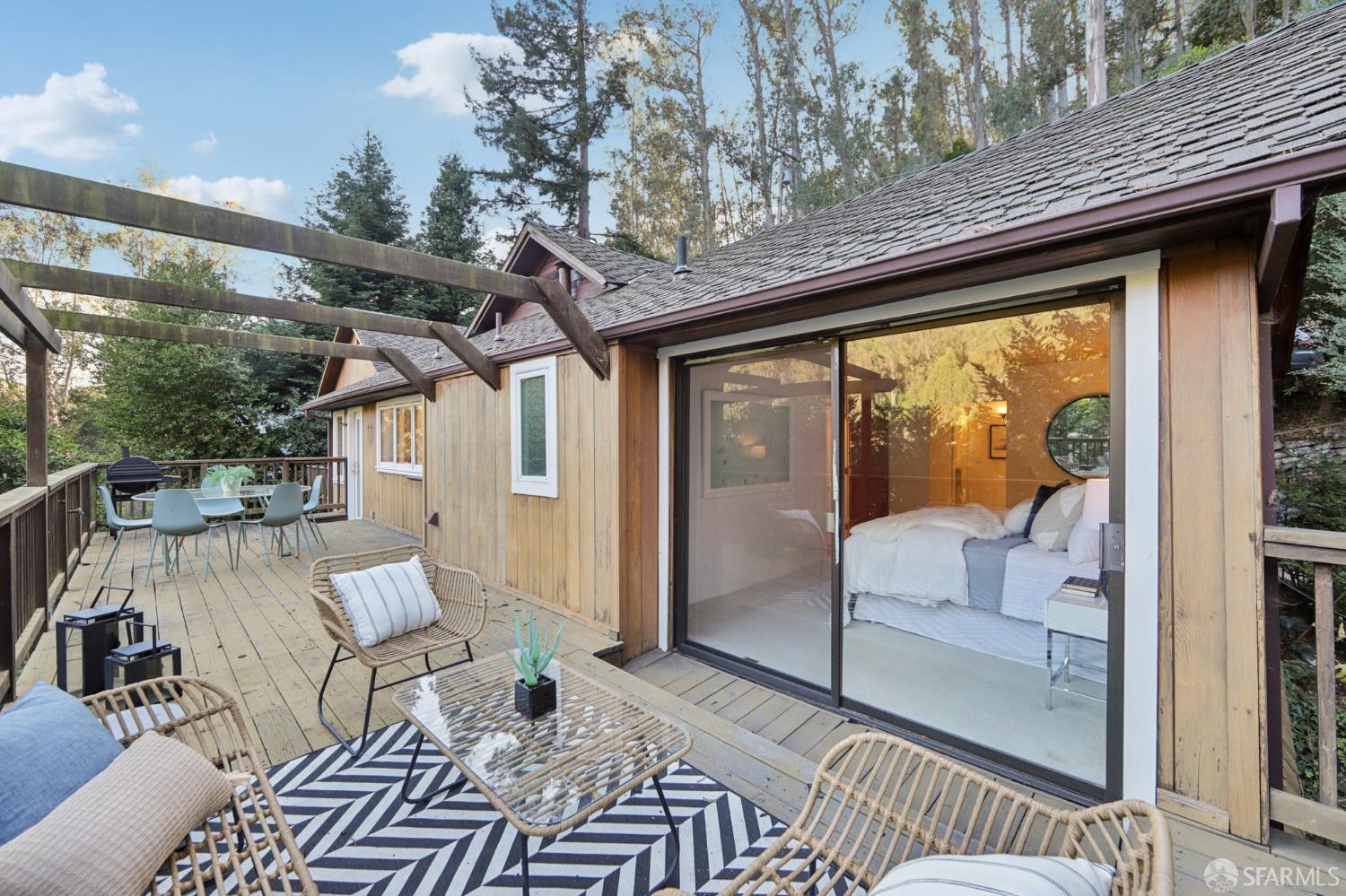 6891 Pinehaven Road Oakland, CA 94611 - Photo 20 of 65