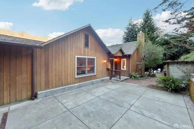 $1,095,000 | 6891 Pinehaven Road, Oakland, CA 94611