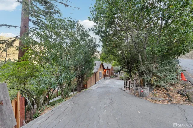 $1,095,000 | 6891 Pinehaven Road, Oakland, CA 94611