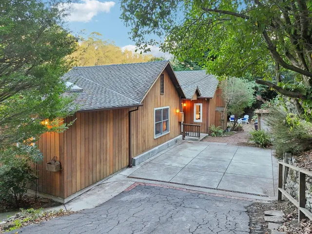 $1,095,000 | 6891 Pinehaven Road, Oakland, CA 94611