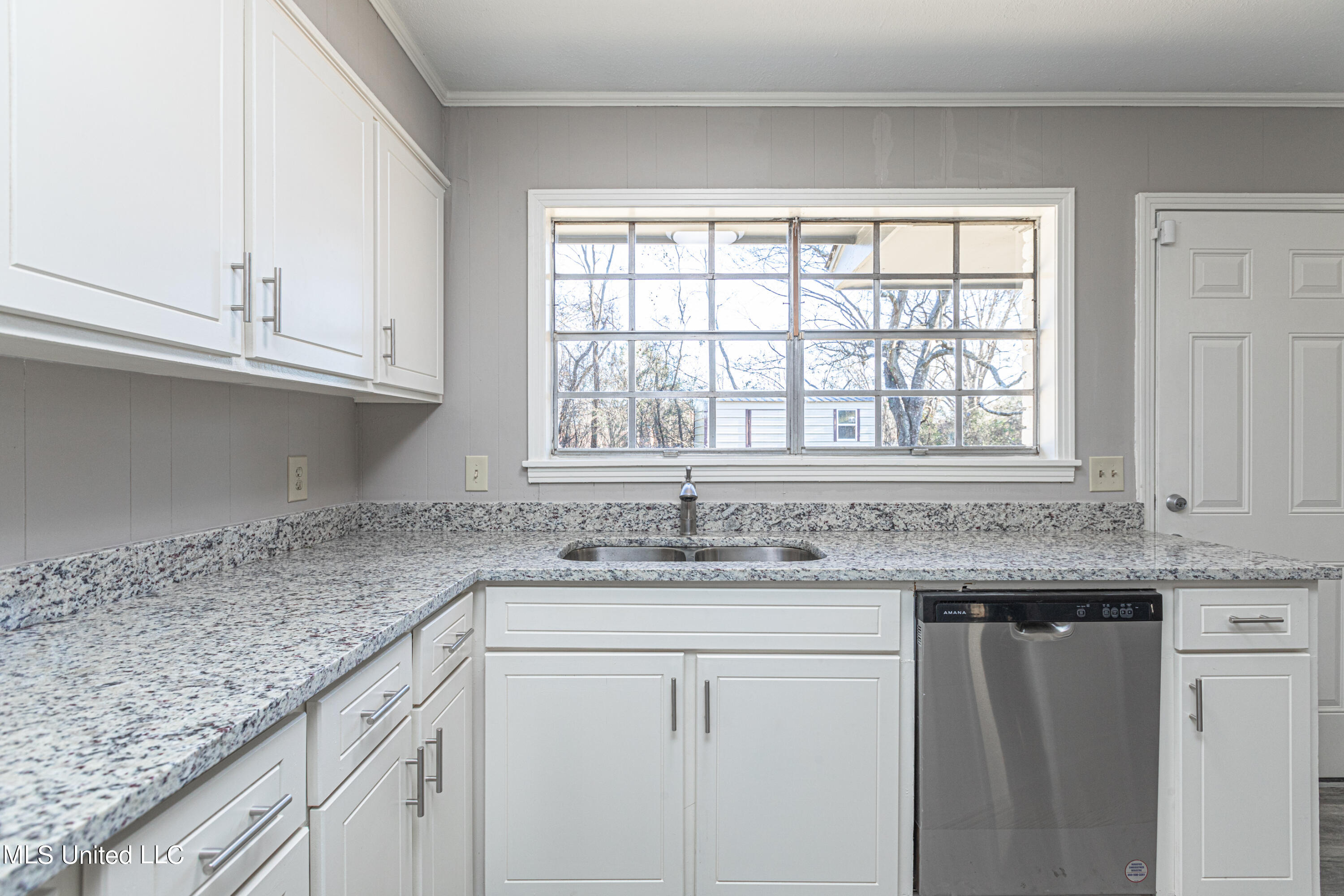 1921 Springridge Drive Jackson, MS 39211 - Photo 12 of 39 AD15F530-03B3-41D5-BE98-5E58986747B9