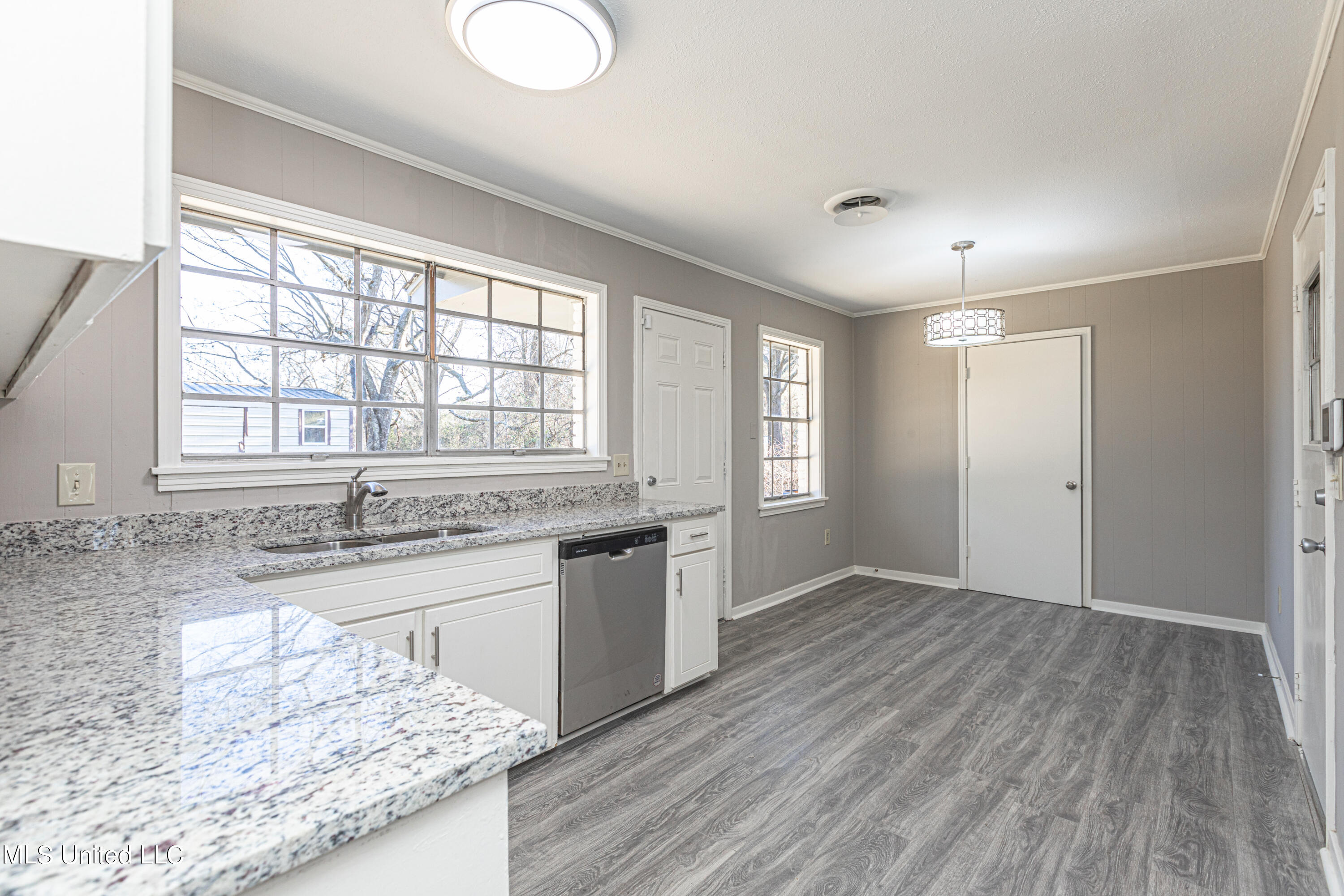 1921 Springridge Drive Jackson, MS 39211 - Photo 17 of 39 190DBBA5-28E8-4414-930E-CBF11FCFEE3D