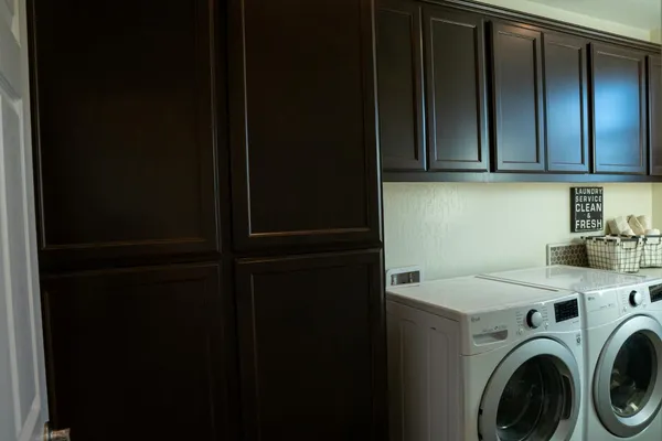 $515,000 | 470 Daphne Lane, Lemoore, CA 93245