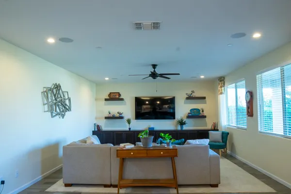 $515,000 | 470 Daphne Lane, Lemoore, CA 93245