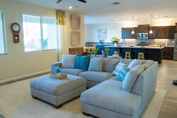 $515,000 | 470 Daphne Lane, Lemoore, CA 93245