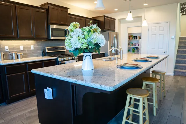 $550,000 | 470 Daphne Lane, Lemoore, CA 93245