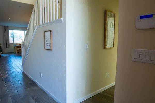 $515,000 | 470 Daphne Lane, Lemoore, CA 93245