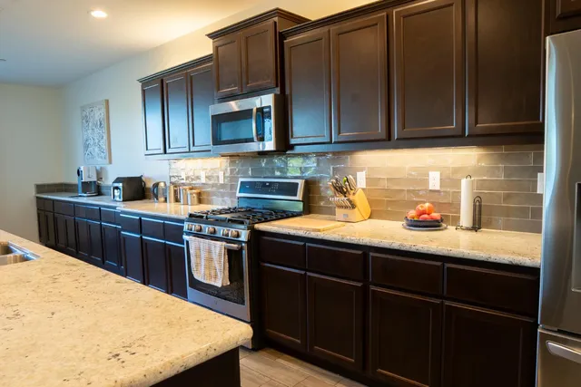 $550,000 | 470 Daphne Lane, Lemoore, CA 93245