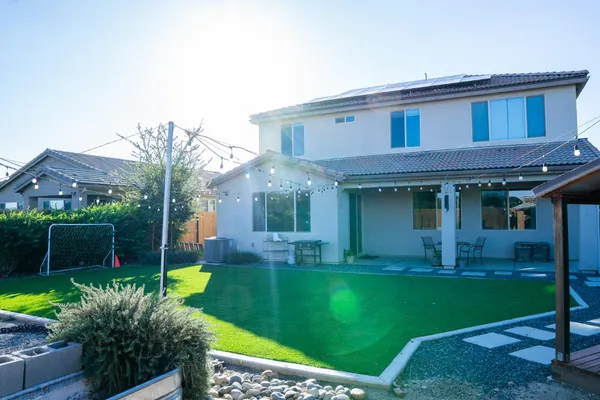 $515,000 | 470 Daphne Lane, Lemoore, CA 93245