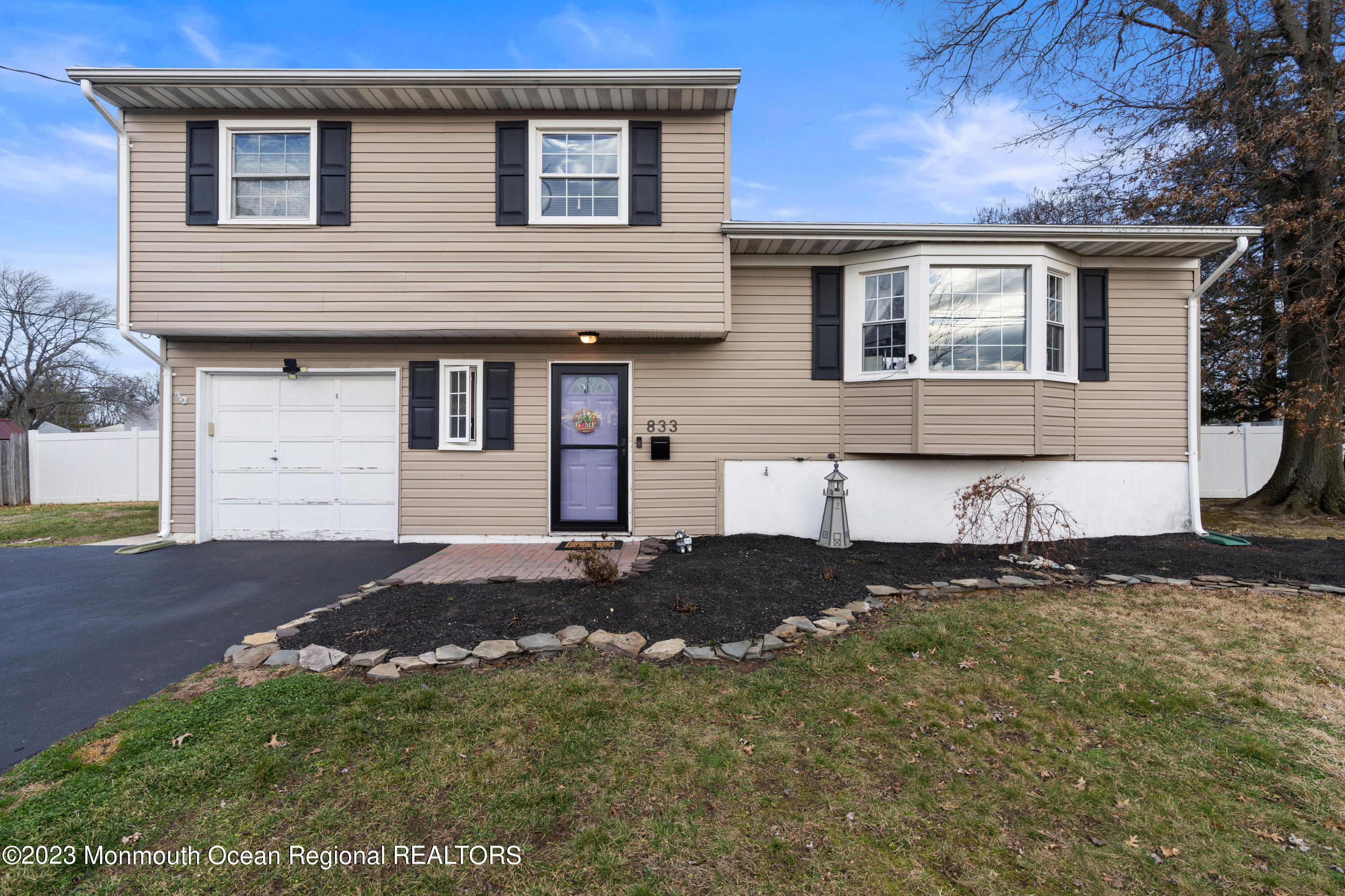 833 Poole Ave-6