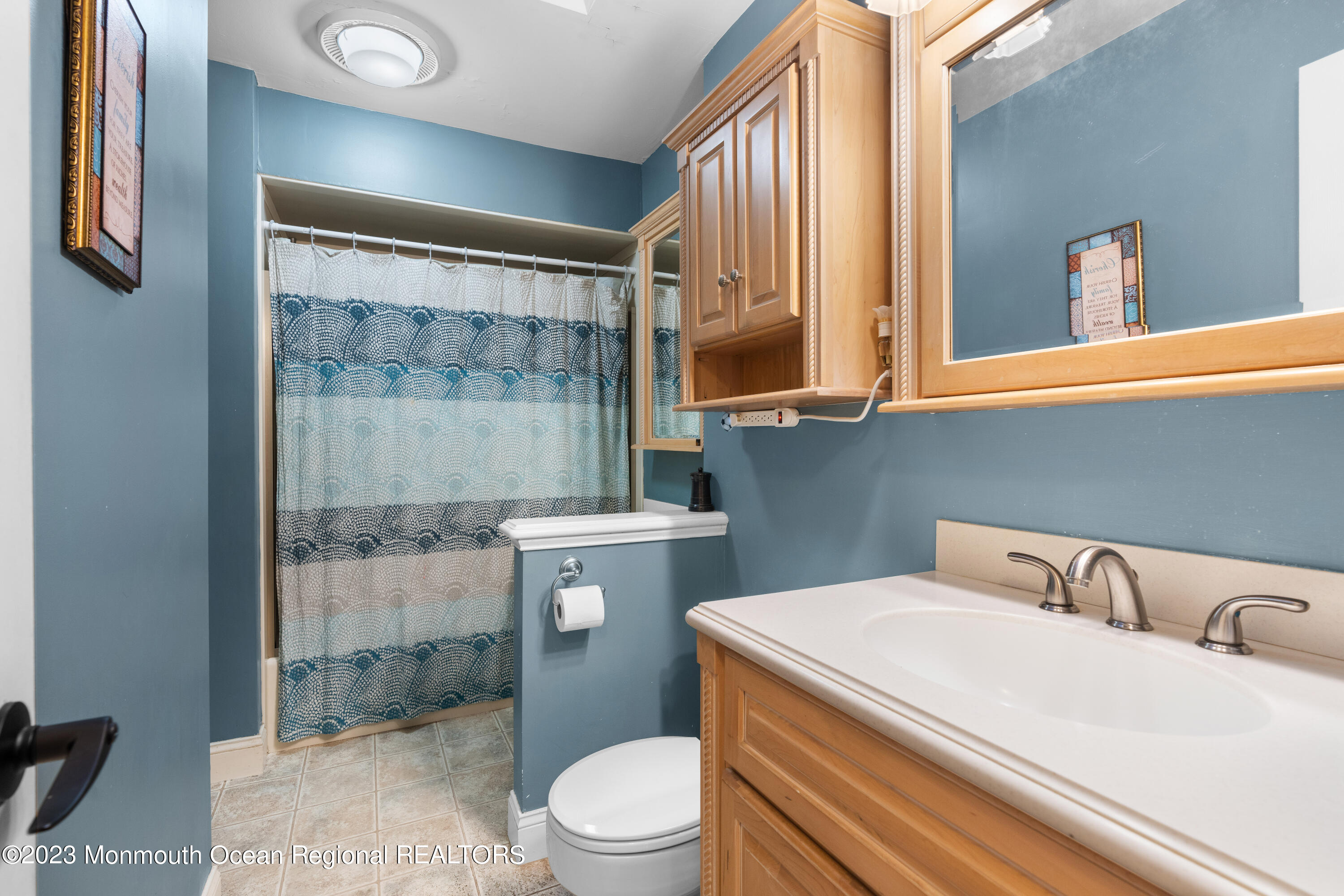 833 Poole Avenue Hazlet, NJ 07730 - Photo 15 of 30 833 Poole Ave-42