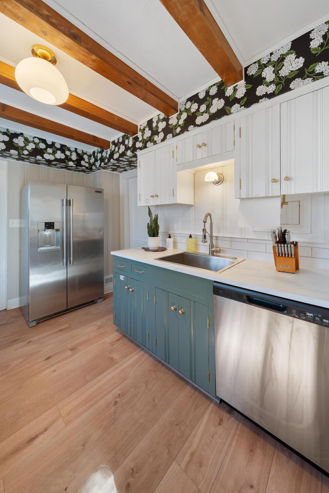 389 Wetmore Road Columbus, OH 43214 - Photo 10 of 33 kitchen