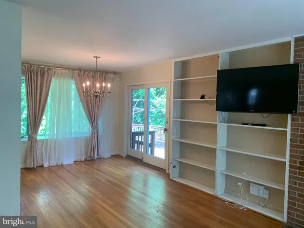 $4,490 | 6327 Tone Court, Bethesda, MD 20817