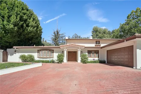 $2,499,000 | 15815 Castlewoods Drive, Sherman Oaks, CA 91403