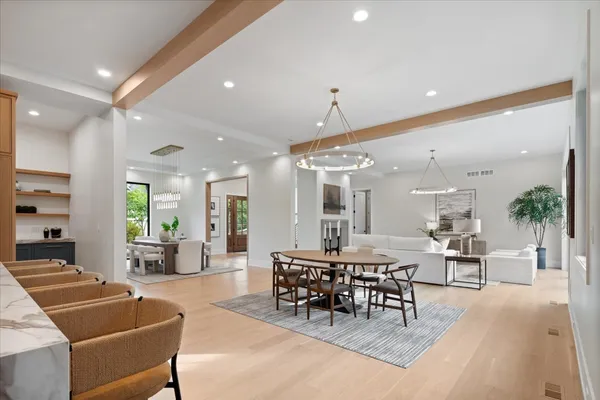 $3,750,000 | 104 South Monroe Street, Hinsdale, IL 60521