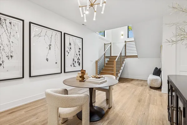 $3,750,000 | 104 South Monroe Street, Hinsdale, IL 60521