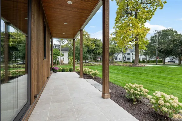 $3,750,000 | 104 South Monroe Street, Hinsdale, IL 60521
