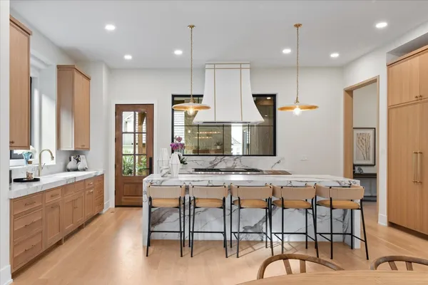 $3,750,000 | 104 South Monroe Street, Hinsdale, IL 60521