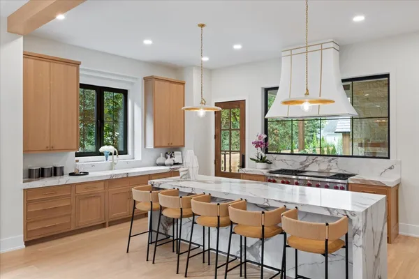$3,750,000 | 104 South Monroe Street, Hinsdale, IL 60521