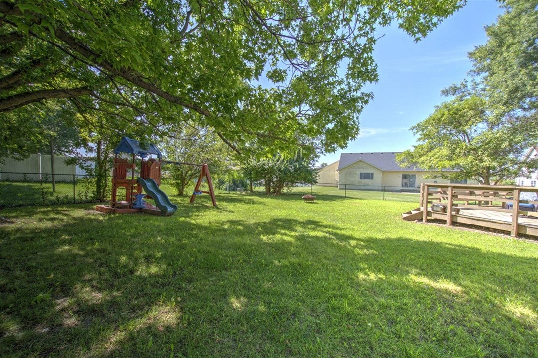 4606 Wisteria Court Decatur, IL 62526 - Photo 23 of 25
