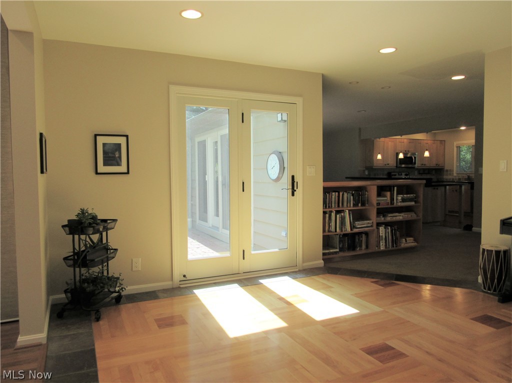 573 Solon Road Bentleyville, OH 44022 - Photo 8 of 35